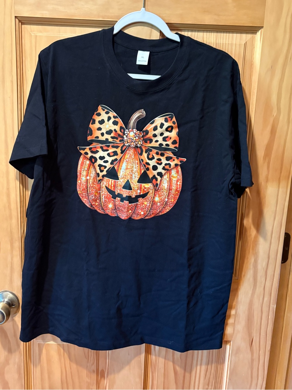 Black Halloween t-shirt prominent graphic glittery orange jack-o-lantern wmns XL
